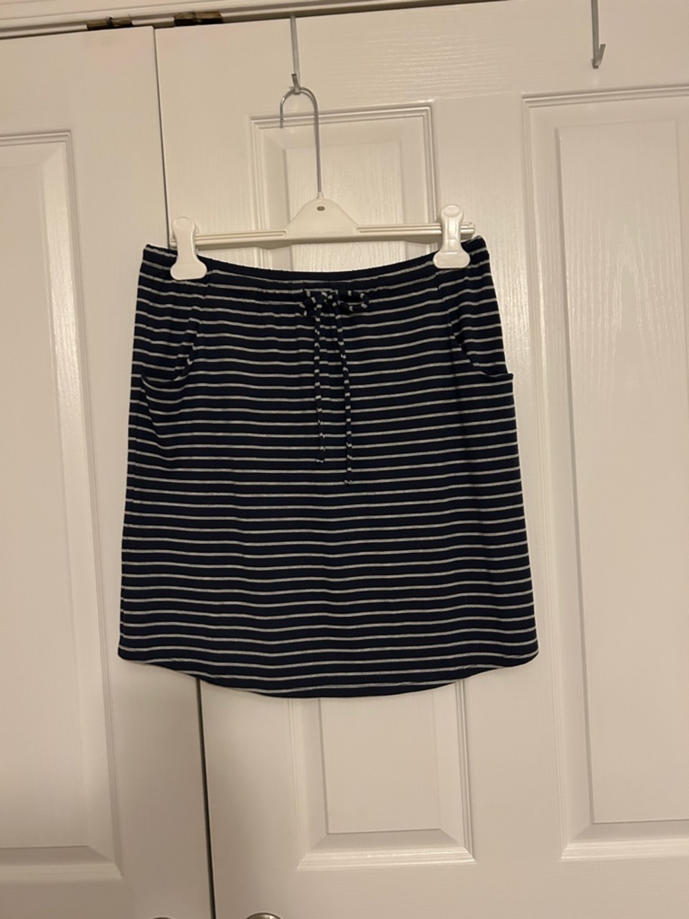Sonoma Striped Navy and White Pull-On Skirt Size M